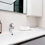 Train Station| Parking| A/c| Wifi By Tilo Apartamento *