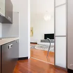 Train Station| Parking| A/c| Wifi By Tilo Apartamento