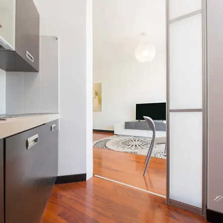 Train Station| Parking| A/c| Wifi By Tilo Apartmán